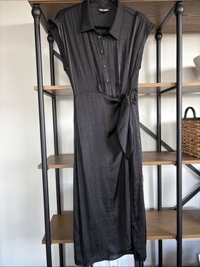 Steve Madden Black Button-Front Tie-Waist Satiny Midi Dress
